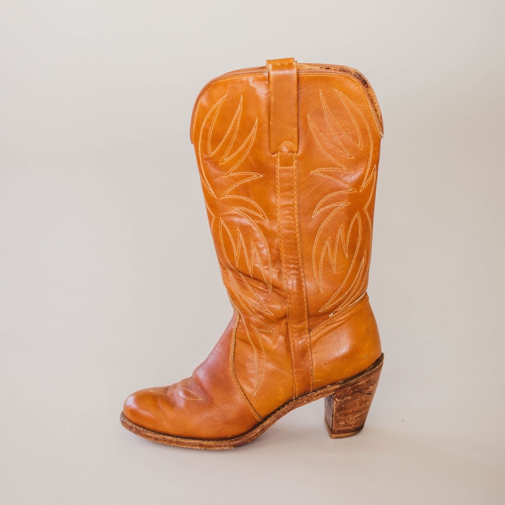1970s Worn In Cowboy Boots - Picture 2 of 4
